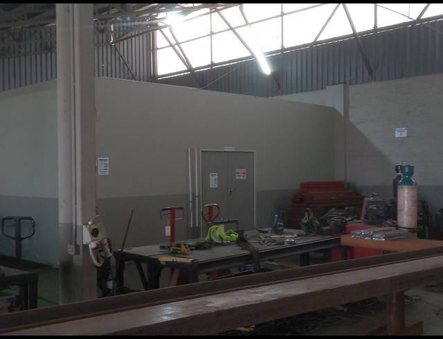 412M² BUILDING TO LET IN APEX